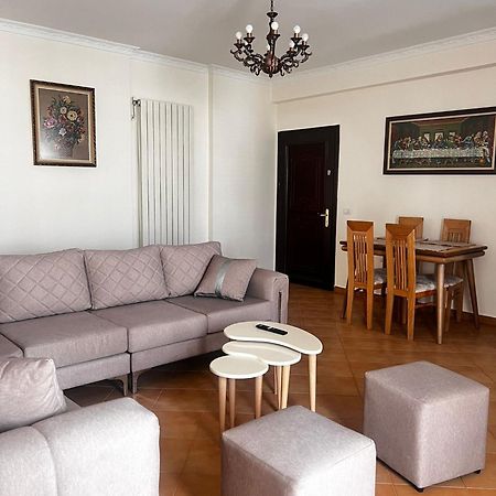 Lu Apartament فلورا المظهر الخارجي الصورة